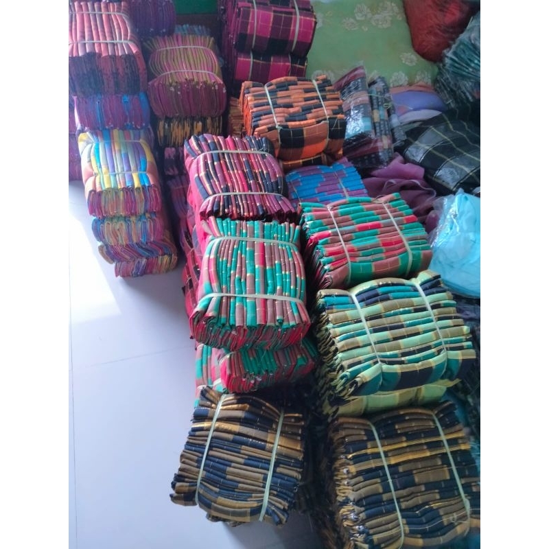 sarung KDI, sarung kotak kecil, sarung adat Bugis Makassar