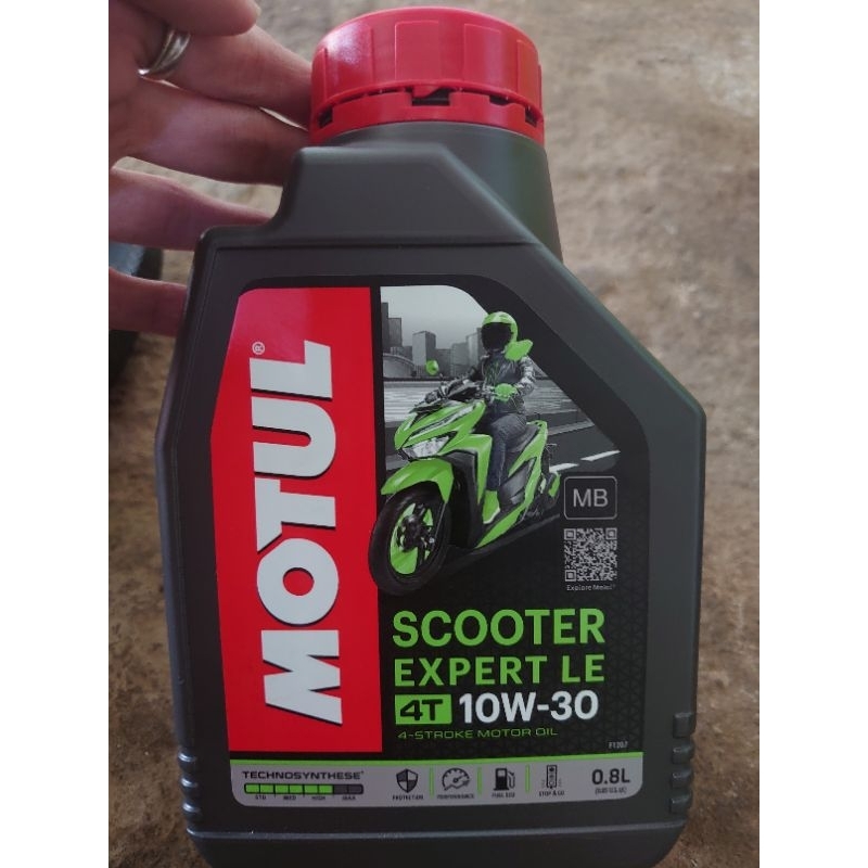 Botol Oli Motul Expert LE + oli motul bekas dipakai kurang lebih 1500 km