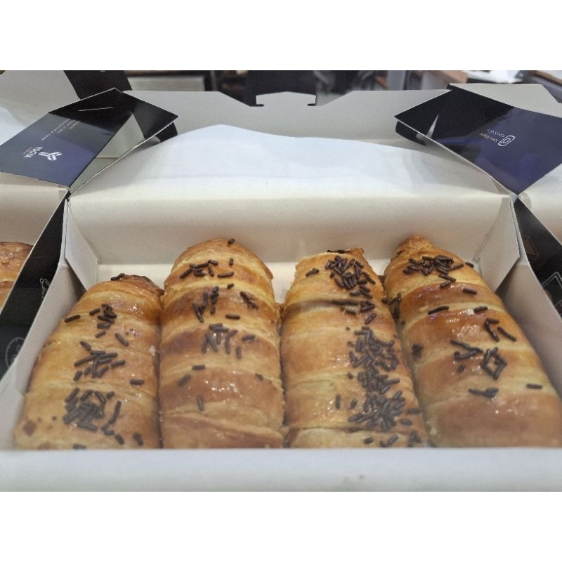 

bolen lilit yogya keju coklat