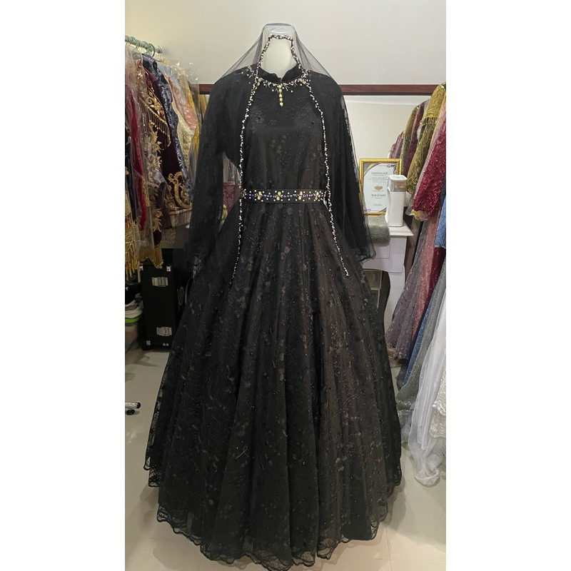 Gaun pengantin syari hitam