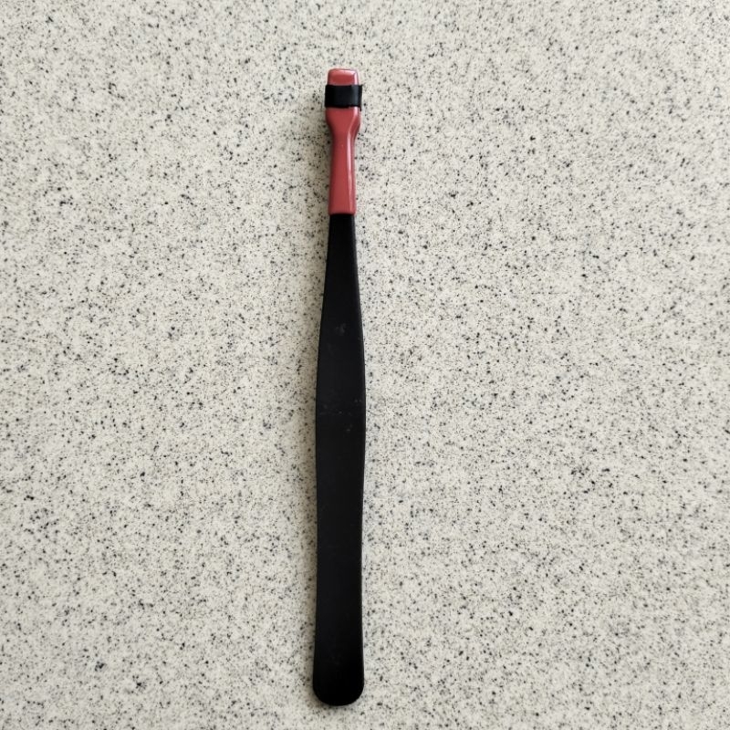 

Pinset Uang Kertas Perangko Hitam Ujung Plastik Kotak 12 cm