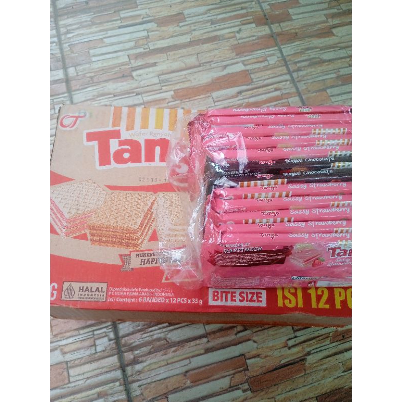 

termurah wafer tango jkt 48 coklat strawberry isi 10 gratis 2 per pack