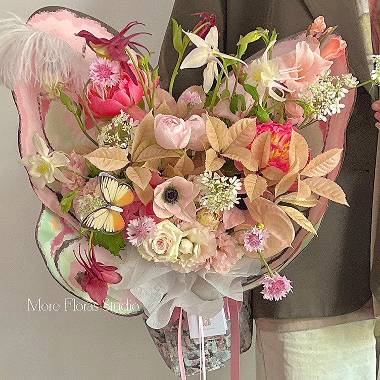 

Borong Murah 1SET 2PCS Karangan Bunga Kupukupu Bentuk Kertas Kemasan Kertas