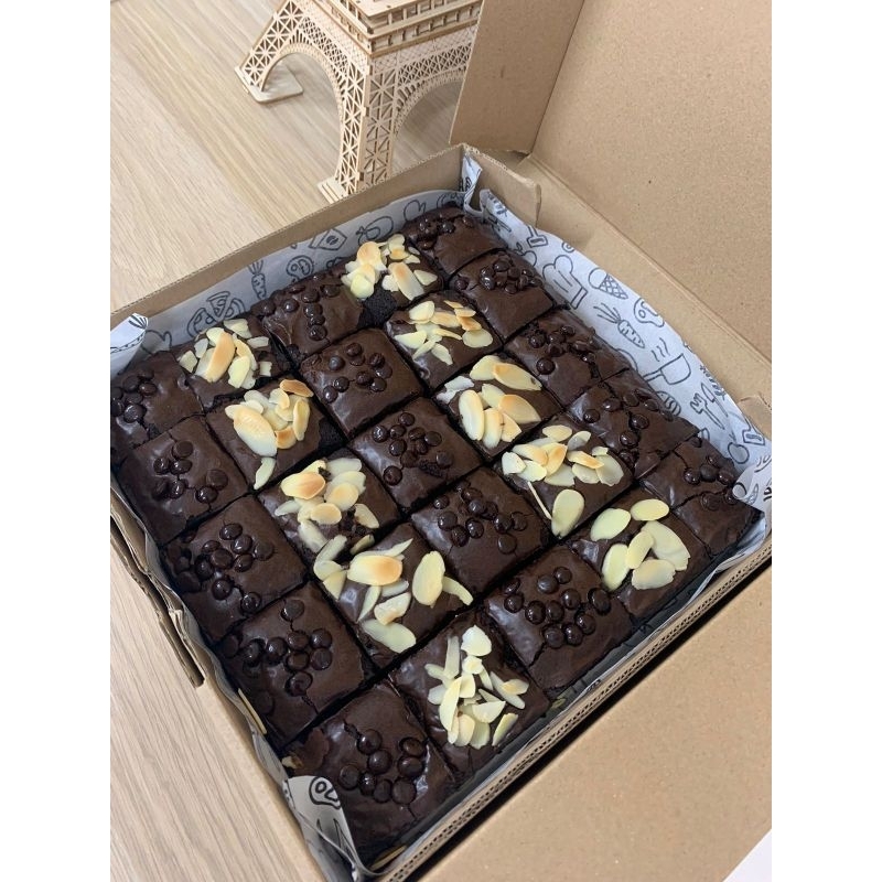 

Fudgy Brownies (Isi 25 pcs)