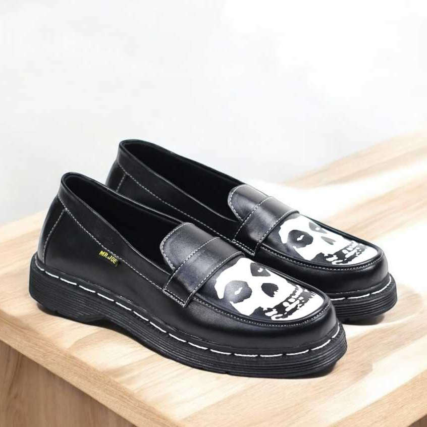 Portibee Mistis - Sepatu Slip On Loafers Formal Hitam Pria Pantofeal Docmart Karakter Misfits Slop P