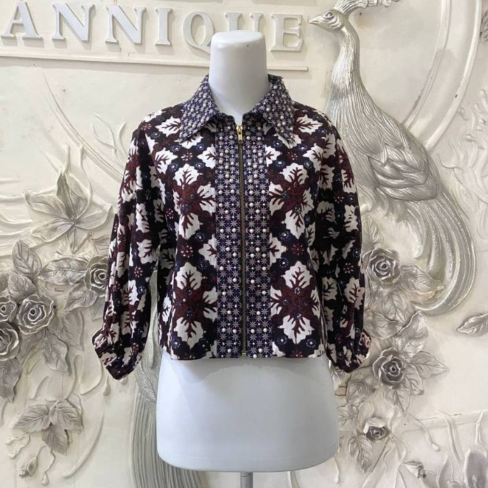 Blazer Crop Batik Ceplok Kembang
