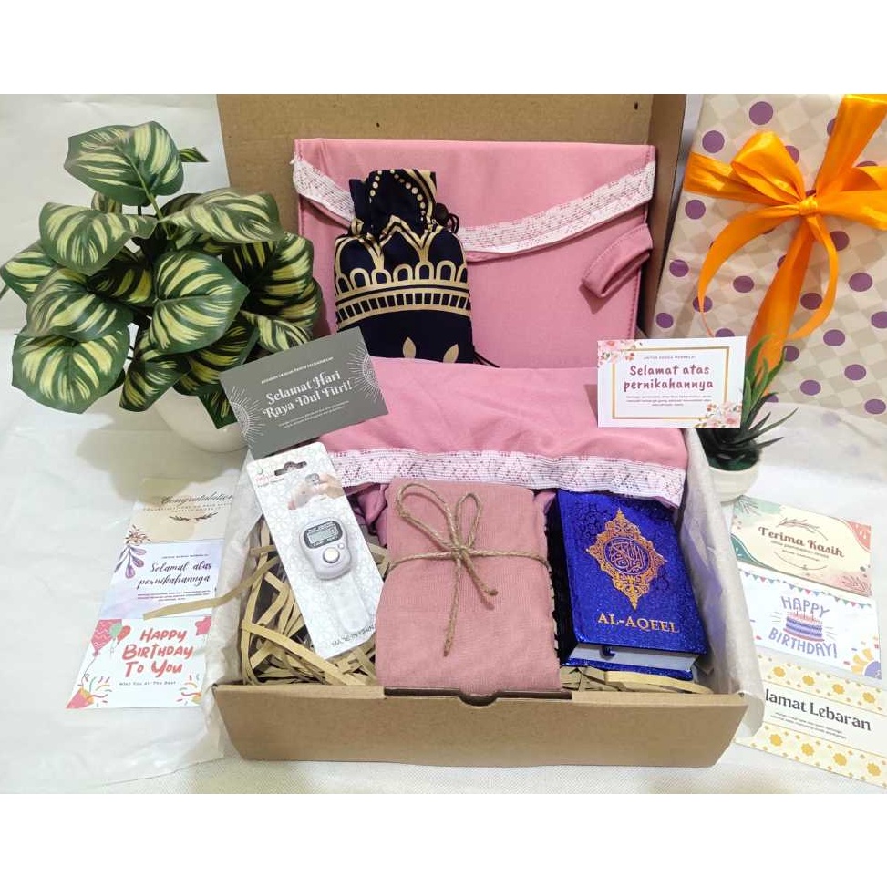 

Kejutan Minggu Ini HAMPER MUKENA HAMPERS WEDDING KADO PERNIKAHAN KADO ULANG TAHUN