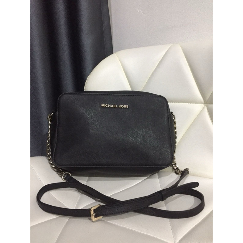 Michael Kors Jet Set saffiano leather camera bag crossbody hitam preloved