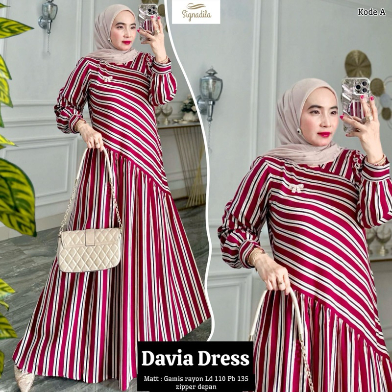 Davia Dress By Signadila