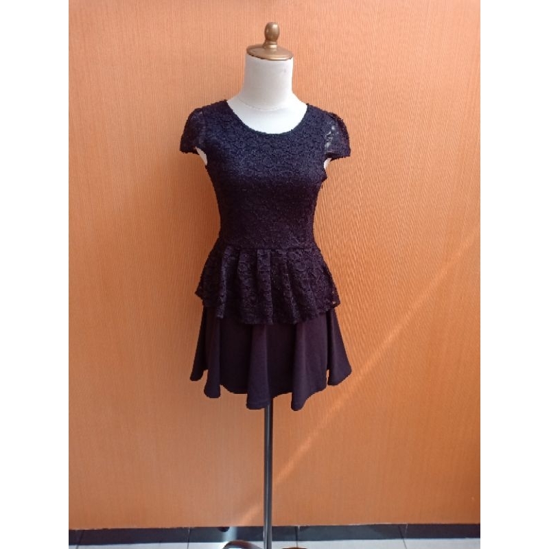 atasan brokat wanita hitam S cewek M cute lengan pendek MEWAH model peplum