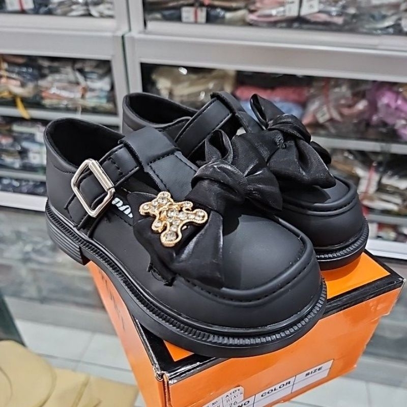 Sepatu pansus anak perempuan trendy Nobody A101