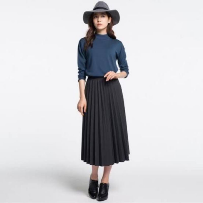 Preloved Rok Plisket Accordion Dark Grey by Uniqlo