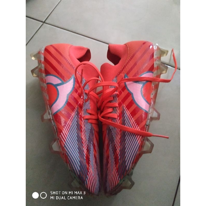 Ortuseight Catalyst Glitch (sepatu bola second)