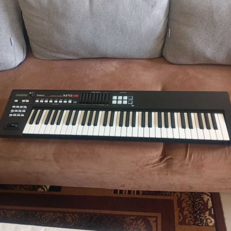 Roland XPS - 10 bekas pemakaian