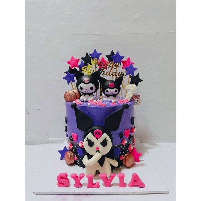 

Cake Ultah Kuromi D 18cm / Cake Ultah Kuromi/ Cake Ultah Enak / Kue Ulang Tahun Anak