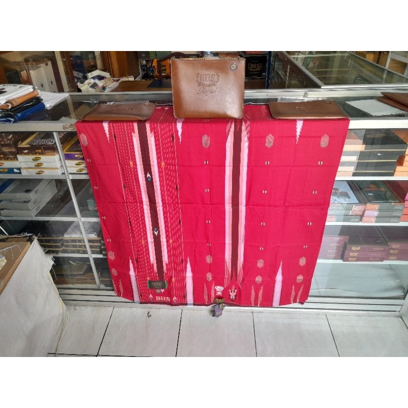 Sarung BHS ROYAL GOLD SGF -MERAH TUA-P3