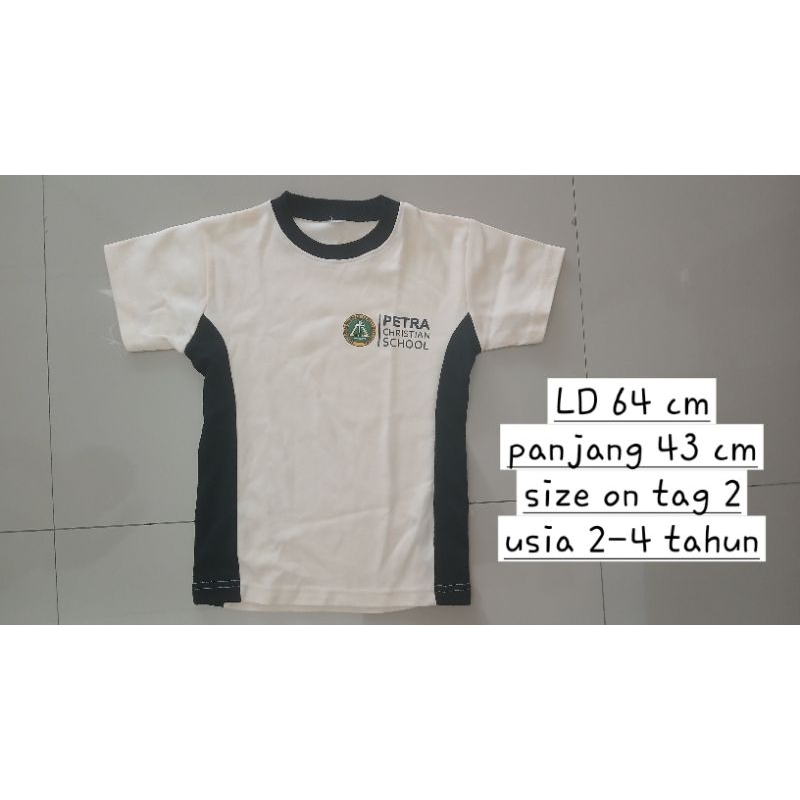 kaos olahraga anak sekolah petra size 2