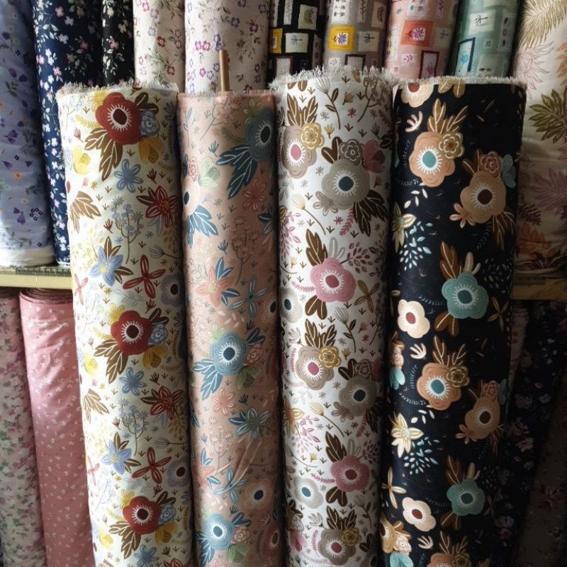 kain maxmara motif bunga lebar 115 cm