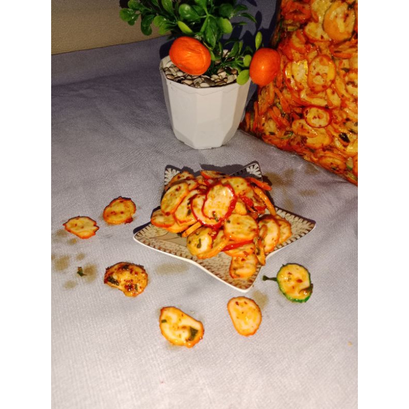 

Kerupuk bawang bantet pedas daun jeruk