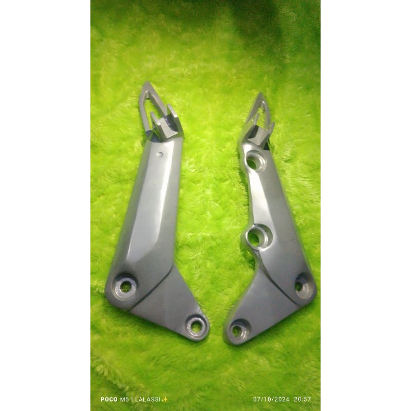 power bostep fostep pijakan kaki belakang motor Suzuki smash old.