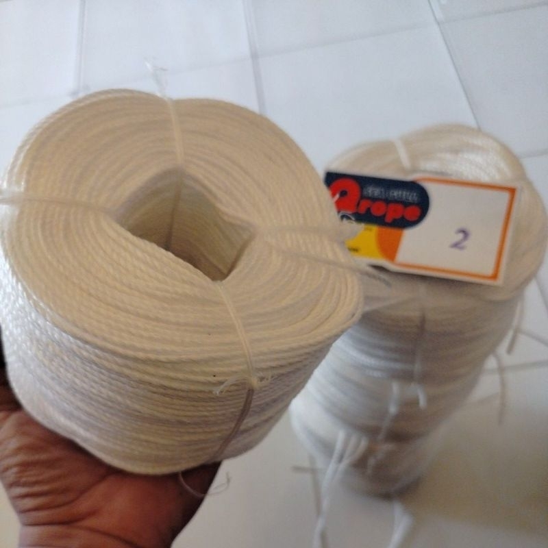 

Tali tambang 2mili Qrope warna putih/Tampar layangan 200meter