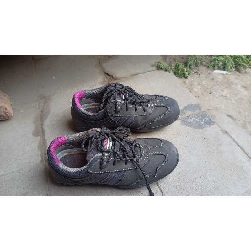 sepatu safety cewek kulit Jogger 36 second