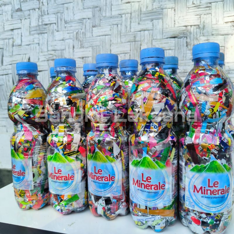 

ECOBRICK BOTOL LE MINERALE 600ml PADAT berat 250 gr lebih