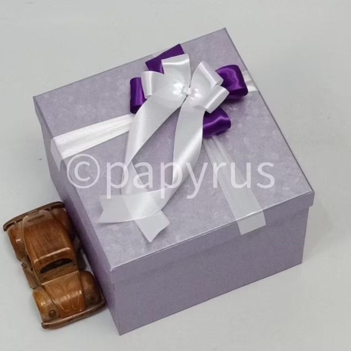 

PAPYRUS 20x20 Tinggi 15cm Kotak Kado Gift Box Hadiah V1