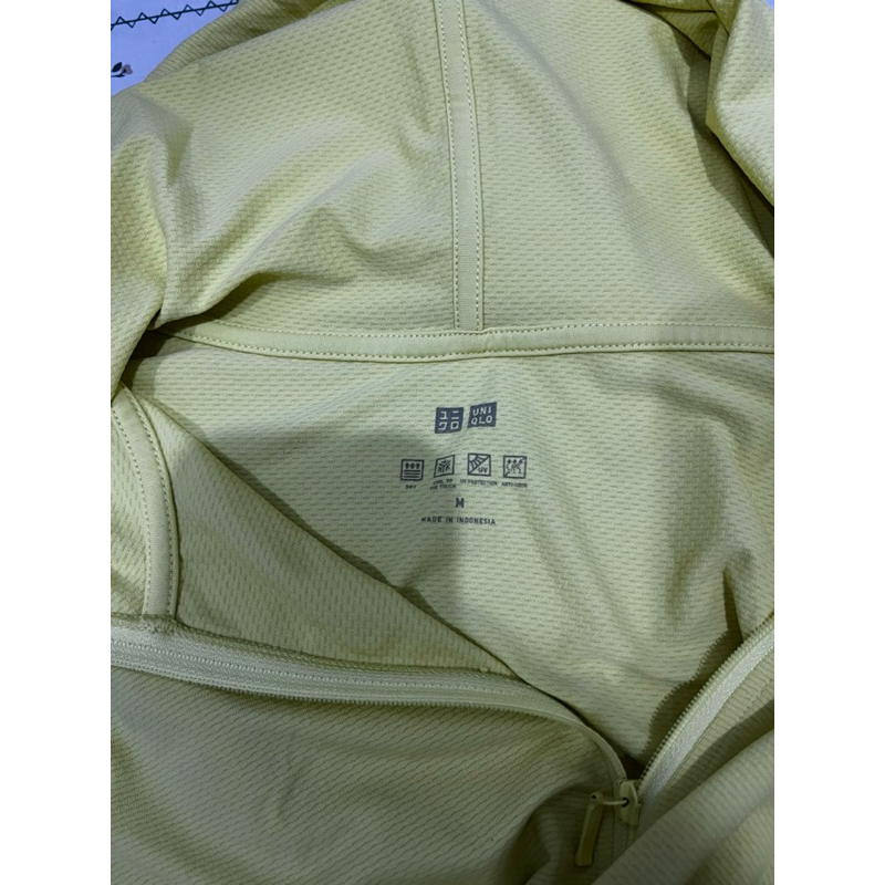 preloved Jaket airsm women Uniqlo