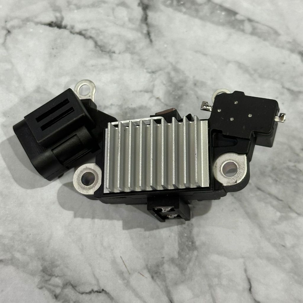 Ic regulator generator alternator dinamo charge isuzu elf nmr 71