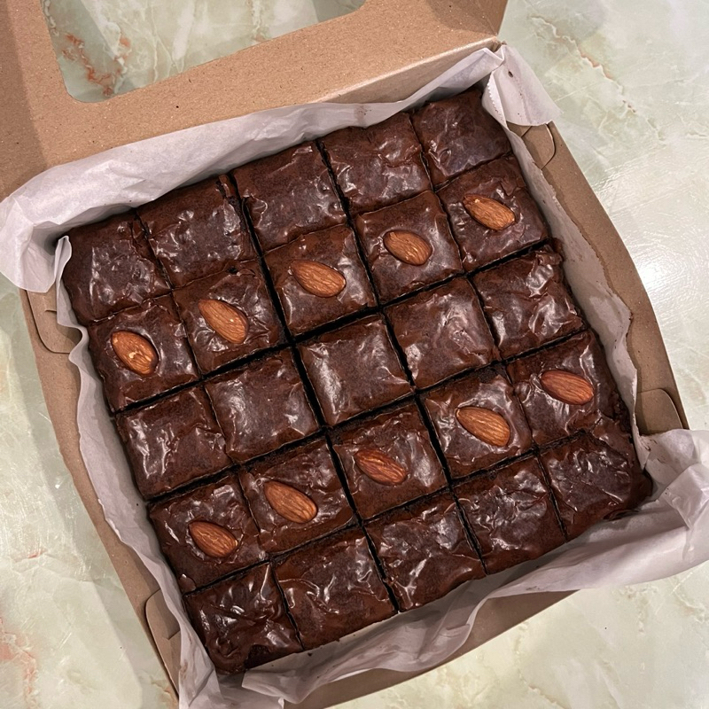 

Brownies Panggang 20x20 cm (25 pcs)