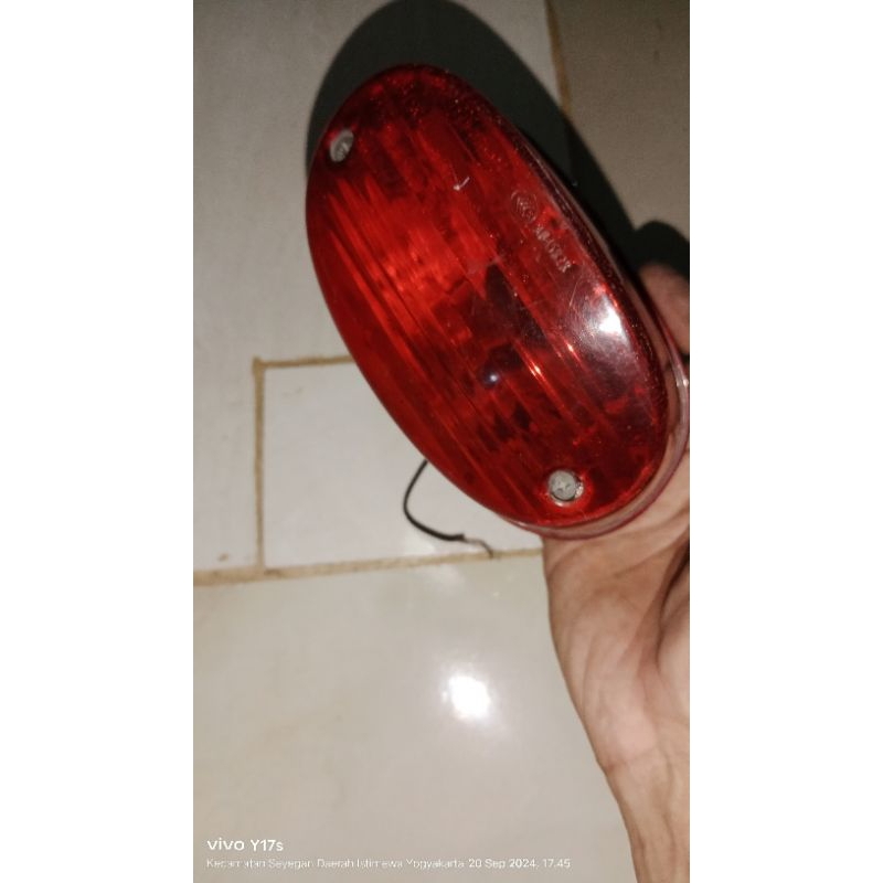 lampu belakang thunder 125 original