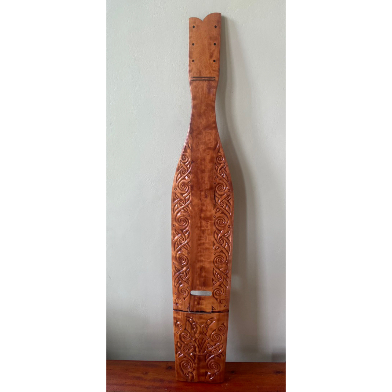 sapek / gitar dayak / alat musik petik tradisional