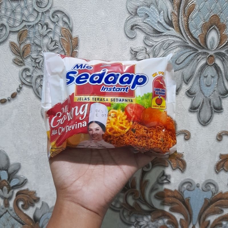 

Mie instant 90gr ( mie goreng & mie kuah )
