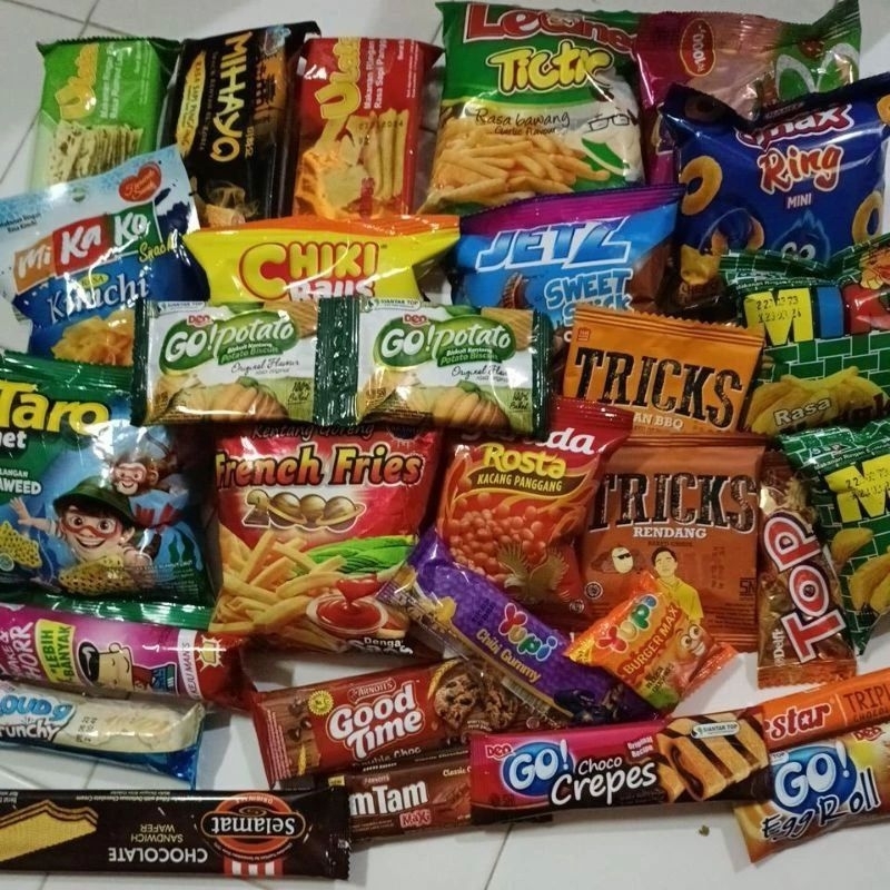 

Aneka snack murah paket jajan campur varian banyak 1 paket snack
