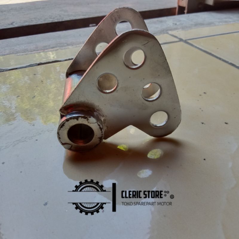 DUDUKAN SHOCKBREAKER BELAKANG PENINGGI SHOCK MODEL SCORPIO