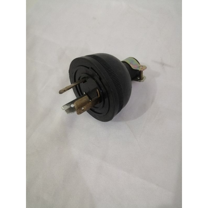 Colokan Listrik Steker Genset 3 kaki 2000watt ke atas