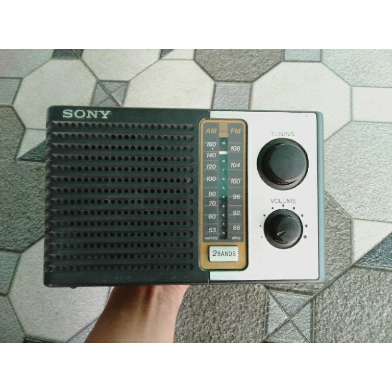 Radio Sony ICF-F10