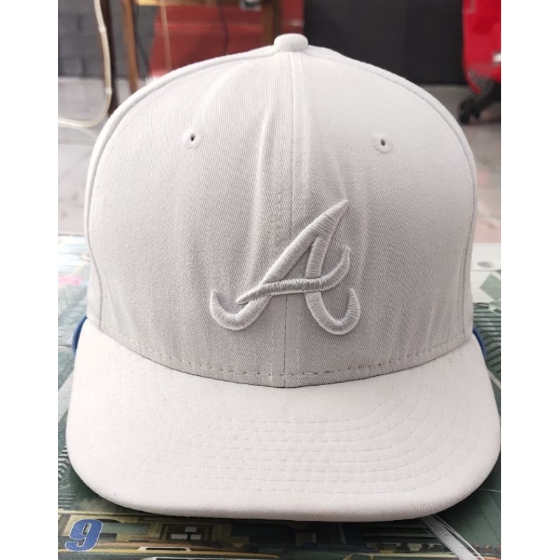 Topi Second Atlantha off White