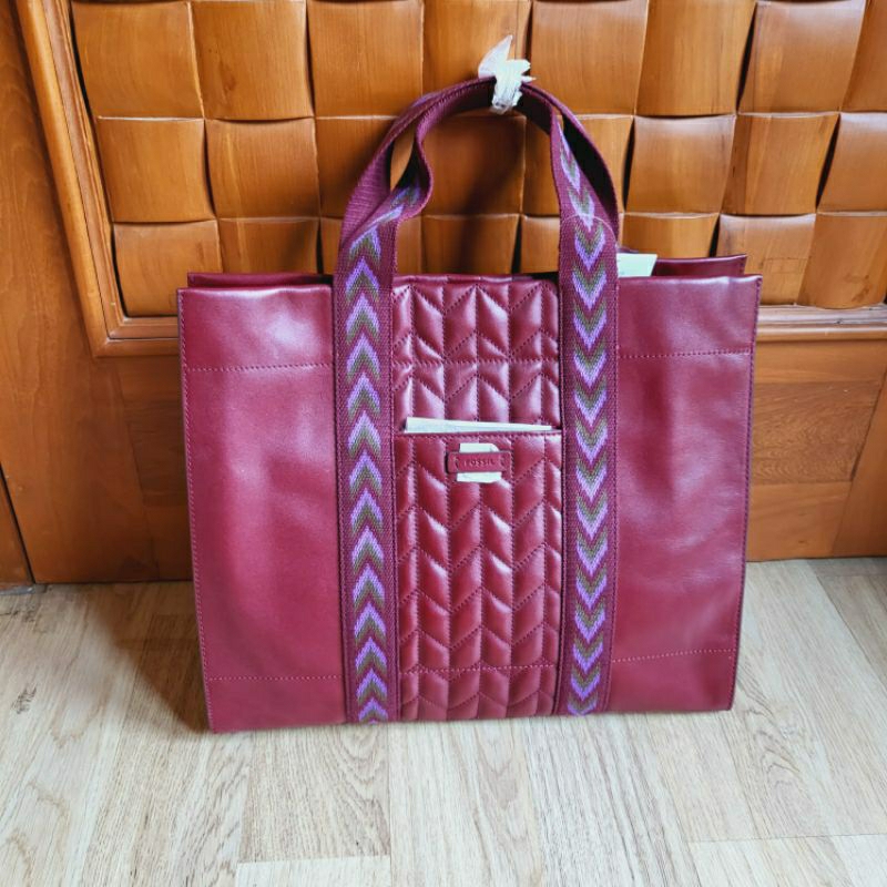 fossil carmen shopper wine