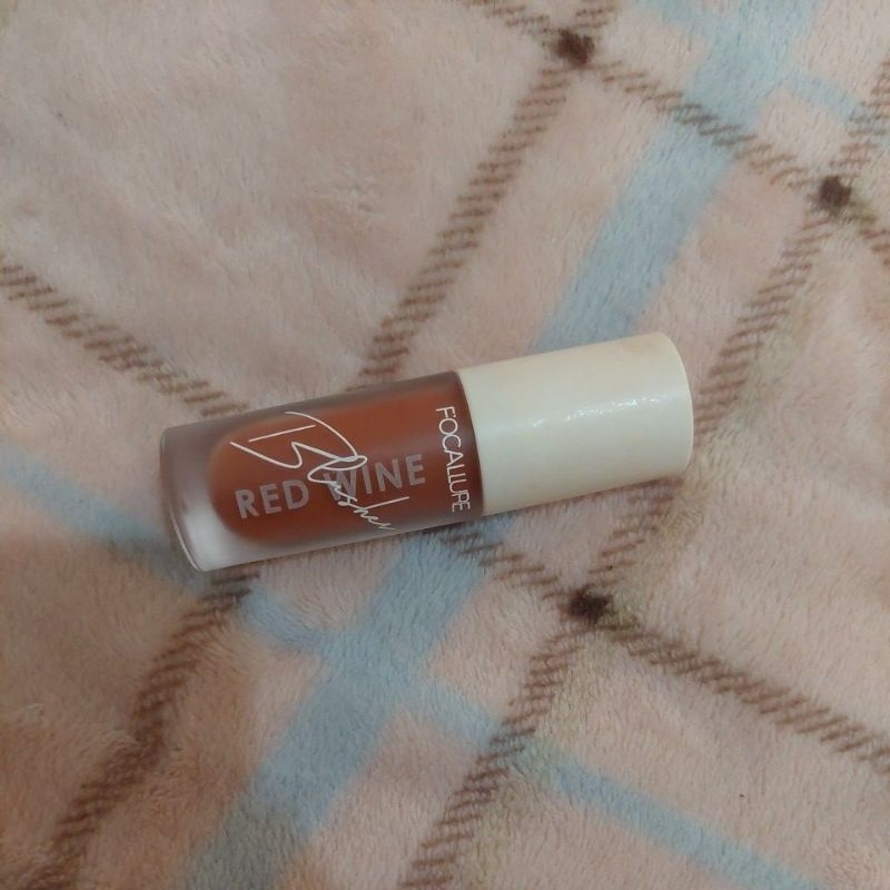 Focallure liquid blushes (prlovd)--- shade B02 Red Wine