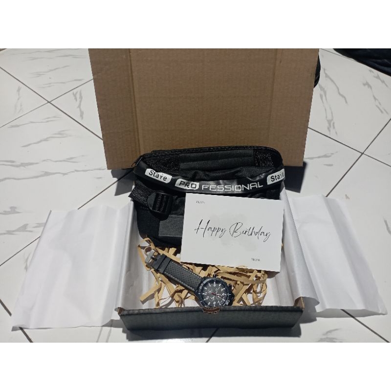 Hampers Cowok keren Hampers cowok jam tangan tas Hampers cowok ultah Wisuda