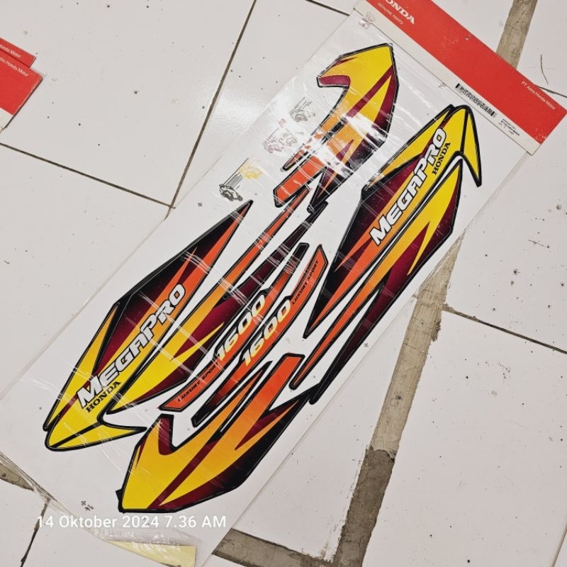 Stripe body Megapro set. 871X0-KEH-690