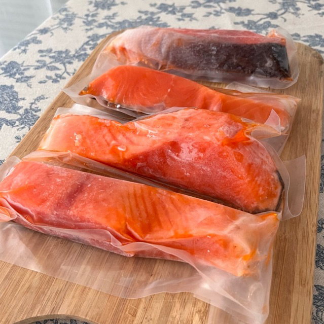 

Salmon Fillet Beku (Frozen Salmon Fillet)