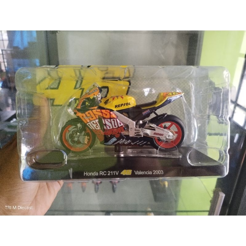 miniatur Diecast Honda RC 211V Rossi Valencia 2003 skala 1:18