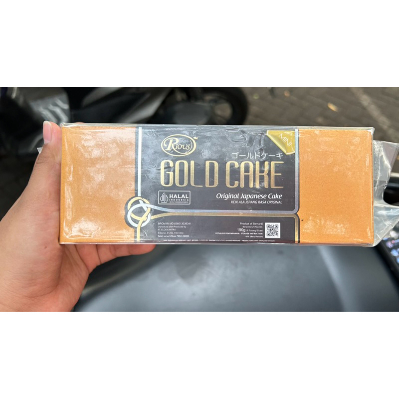 

GOLD CAKE JAPANEESE CAKE