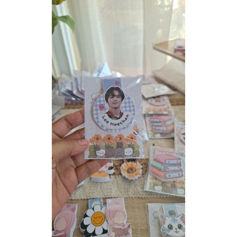 

Bookmark / pembatas Lucu custom /pembatas KPOP/ Lee Jeno/ Lee Haechan