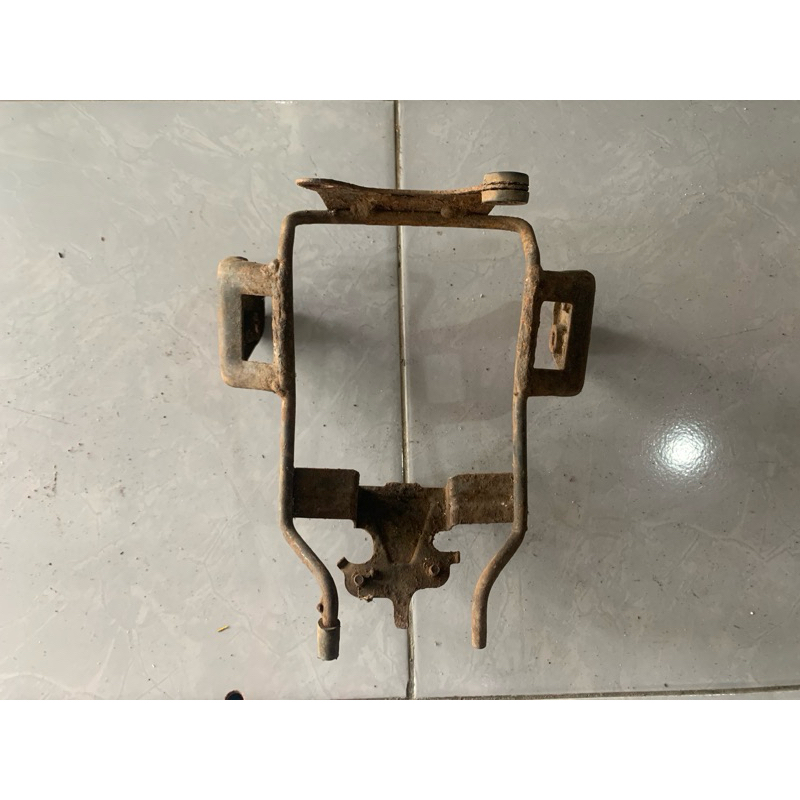 Bracket Pangkon Dudukan Lampu Depan Gl Max