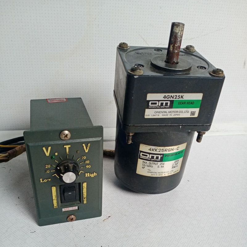 SPEED KONTROL DINAMO GEARBOX AC 1PHASE.   220 VOLT.  25 WAT.  RATIO 1:25.   Bisa diatur kecepatan mo