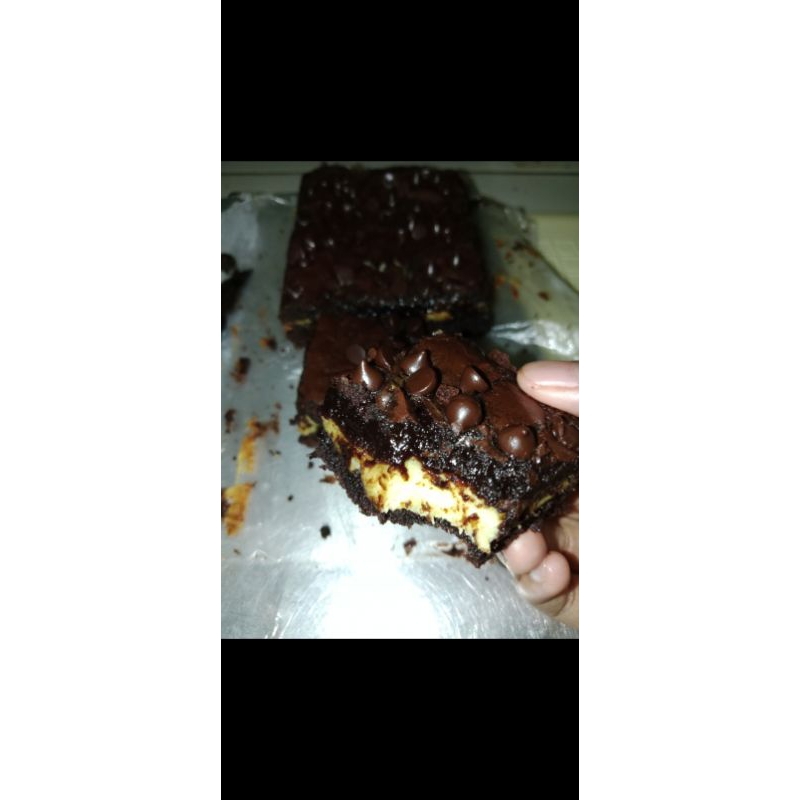 

INSERT CHEESE BROWNIES MINI 15X10